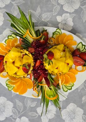 عکسی از دستور میوه آرایی آناناس 🍍