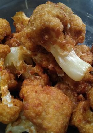 A picture of Deep-fried cauliflower (vegan).