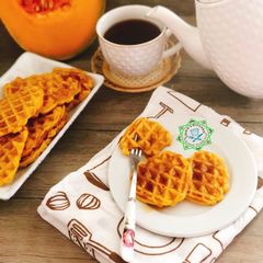 A picture of Pumpkin Waffles.
