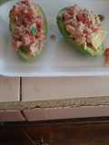 Aguacate relleno de atún (dietético)