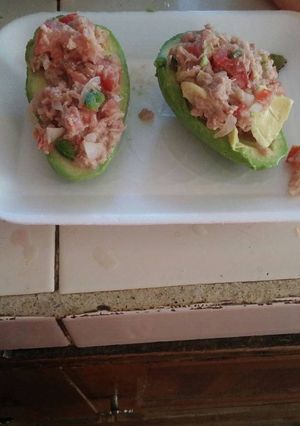 Una foto de Aguacate relleno de atún (dietético)