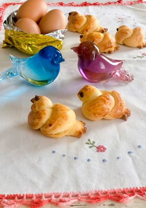 Foto di Colombine pasquali di pan brioche dolce