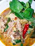 ยำจิ้นไก่ใส่หัวปลี
