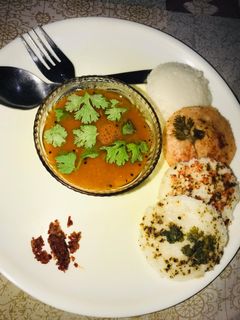 इडली (Idli recipe in hindi) रेसिपी मुख्य फोटो