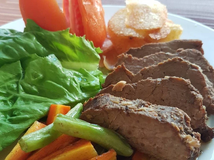 Easy Steps to Prepare Slow Cooked Beef Steak With Potato Chips the Delicious Makes you drool