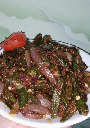 अचारी भिंडी (Achari bhindi recipe in Hindi) रेसिपी मुख्य फोटो