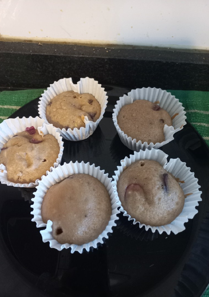 Una foto de Muffins de chocolate y cerezas