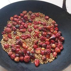 A picture of Secret spice fr every gravy.