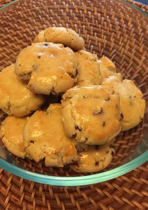 A picture of Chinese style walnut cookie.