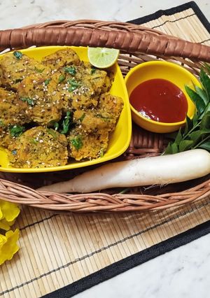मूली के मुठिये (mooli ke muthiye recipe in Hindi) रेसिपी मुख्य फोटो
