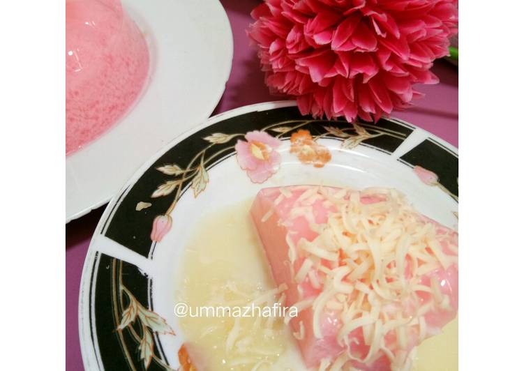 Puding strawberry fla keju