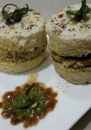 A picture of Dhokla dabeli.