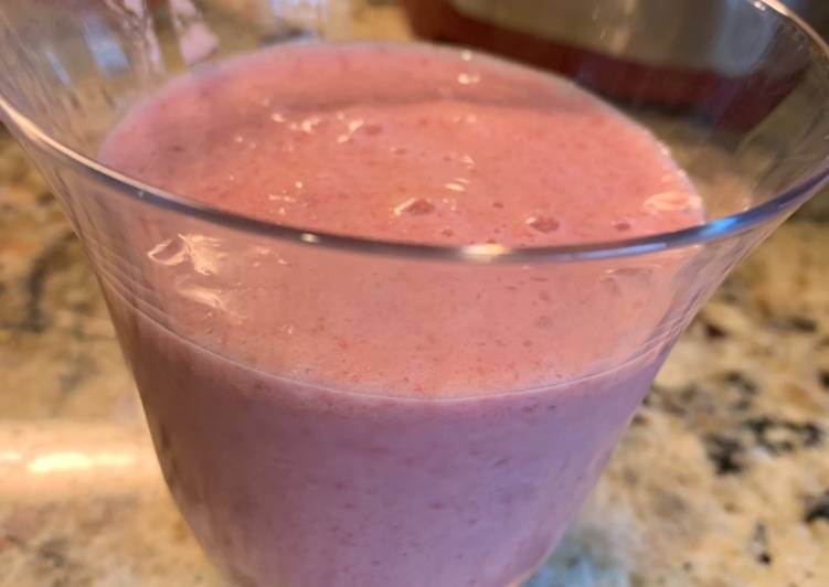 Easiest Way to Cook Perfect Strawberry Smoothie