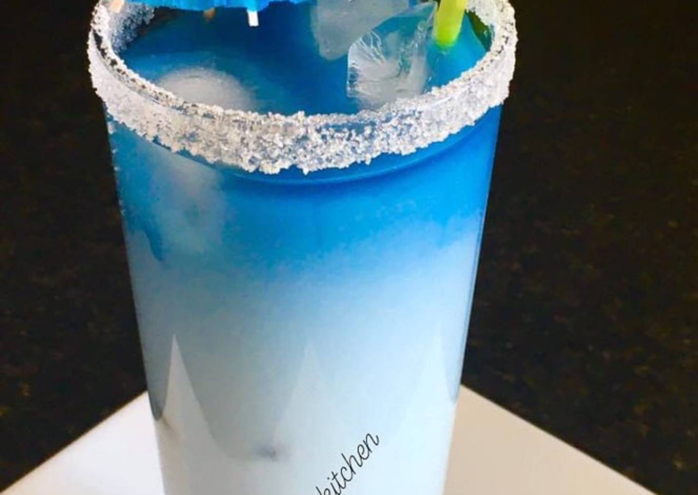 Iced butterfly Pea Flower Latte: