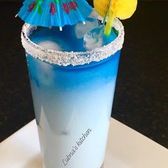 A picture of Iced butterfly Pea Flower Latte:.