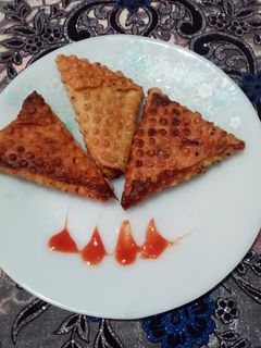 عکسی از دستور سمبوسه دو پیازه ساده