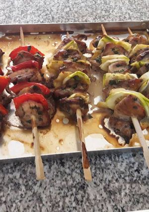 Una foto de Brochette de pollo en salsa de soja