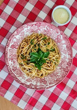 Una foto de Spaghetti aglio e olio 🍝 🇮🇹 "Espaguetis" con ajo y aceite 🍝 🇦🇷