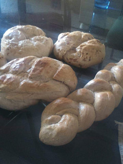 Una foto de Pan de chicharrón🍞 y pan francés🥖!!