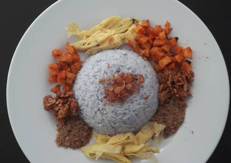 Nasi bunga telang rice cooker