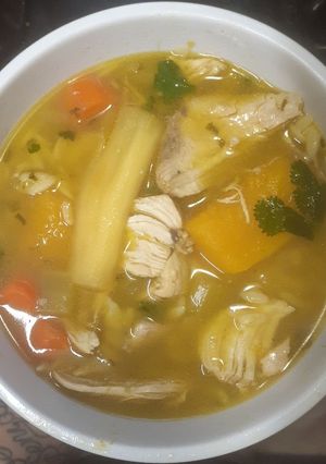 A picture of Sopa de Pollo.
