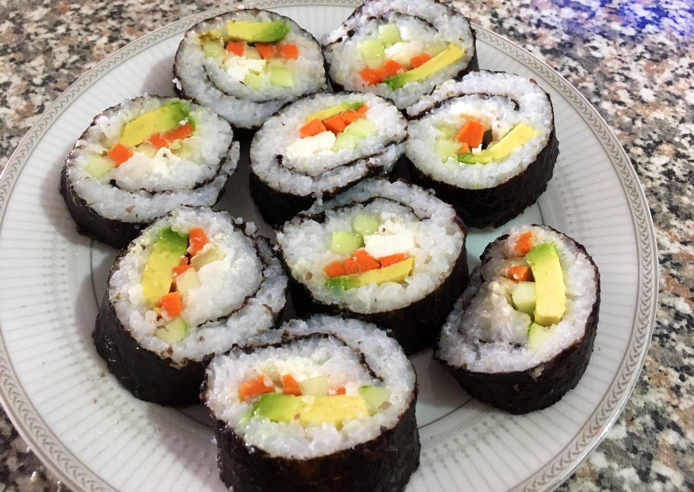 Sushi econ贸mico 馃崶
