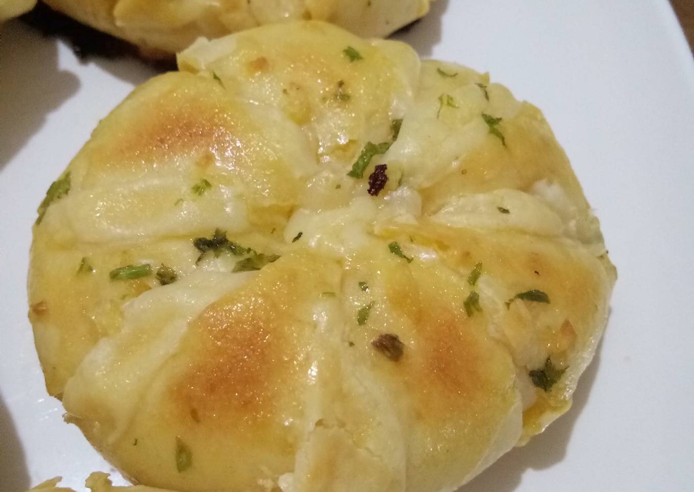 Korean Garlic Cheese Bread