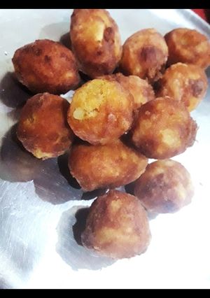 आलू के कटलेट (aloo ke cutlet recipe in Hindi) रेसिपी मुख्य फोटो