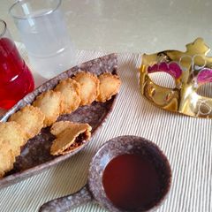 A picture of Spicy cheese filled semolina Matthi.