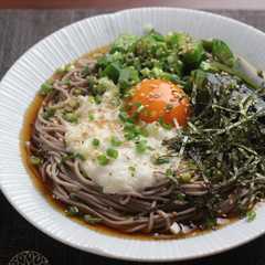 A picture of Chilled Soba with Grated Yam and Okra.