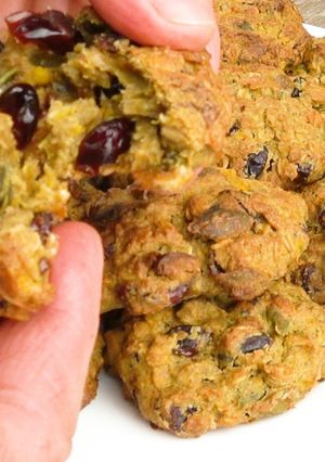 Фото Овсяное печенье с тыквой и клюквой | Oatmeal cookies with pumpkin and cranberry.