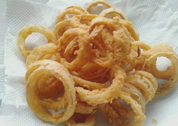 Bagaimana Membuat Onion ring crispy simple yang Lezat
