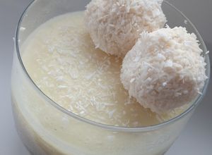 O poză a rețetei Raffaello în budincă de chia.