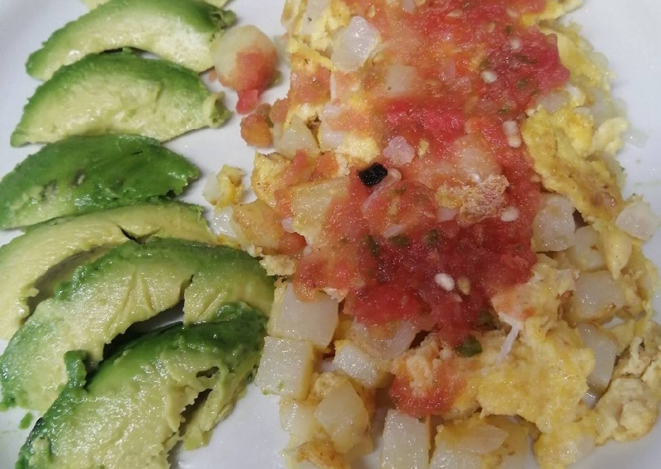 Huevo revuelto con papas