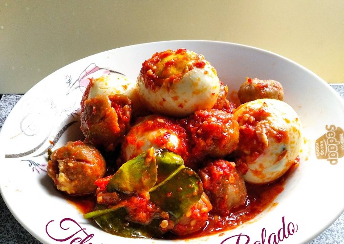*Telur dan Baso Balado*