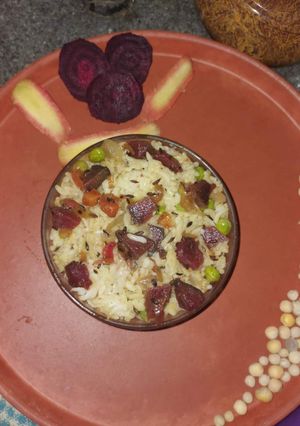 A picture of Beetroot pulao.