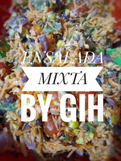 Una foto de ENSALADA MIXTA {Especial Fiestas}