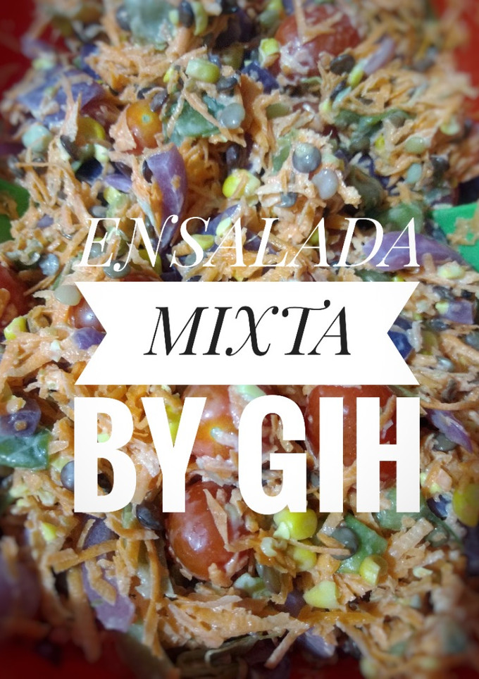 Una foto de ENSALADA MIXTA {Especial Fiestas}