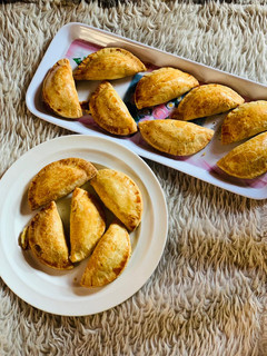 A picture of Meatpies.