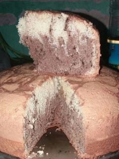 Una foto de Bizcochuelo marmolado fácil y económico