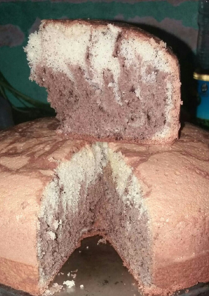 Una foto de Bizcochuelo marmolado fácil y económico