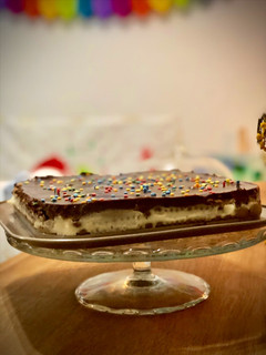 Una foto de Tarta de la abuela Thermomix - clásica tarta de galletas de cumpleaños