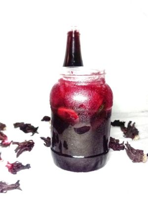 A picture of HIBISCUS DRINK(Zobo drink).