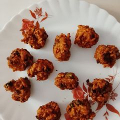 A picture of Puffed Rice Fritters.