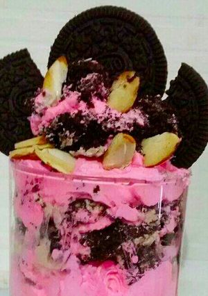 A picture of Rosy Oreo Delight.