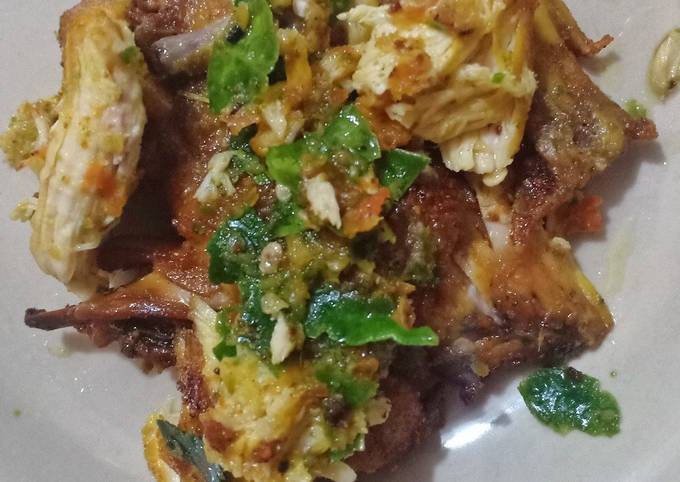 Resep Ayam Geprek Sambal Daun Jeruk Oleh Eliza Miranti Permatasari Cookpad 1722