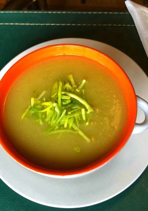 Una foto de Vichyssoise o crema de puerro