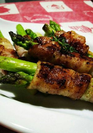 Hình của món Măng Tây Cuộn bacon.