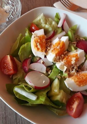 Diós, tojásos vitaminsaláta recept fotója