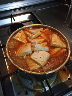 Foto resep Soup spicy kimchi jjigae or cigae (korean food)